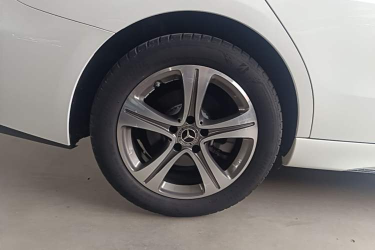 Used Mercedes-Benz C-Class 2022 Restyled C 200 L Sport Edition Right Rear Wheel Hub