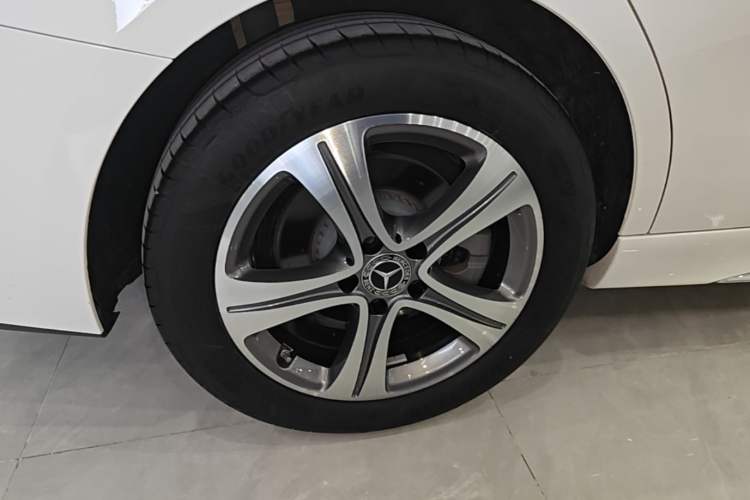 Used Mercedes-Benz C-Class 2022 Restyled C 200 L Sport Edition Right Rear Wheel Hub