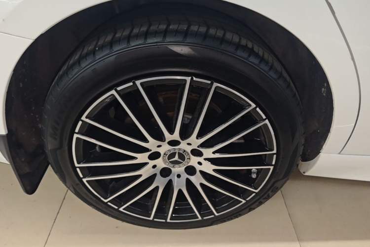 Used Mercedes-Benz C-Class 2022 C 260 L Sport Edition Right Rear Wheel Hub