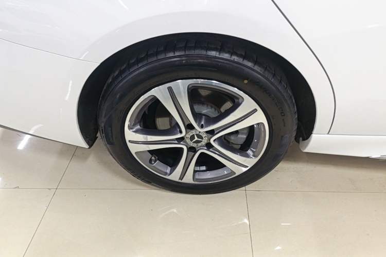 Used Mercedes-Benz C-Class 2022 C 200 L Sport Edition Right Rear Wheel Hub