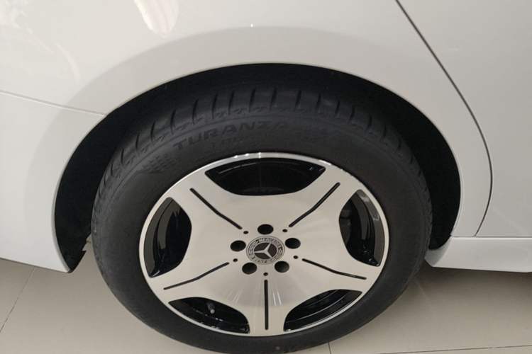 Used Mercedes-Benz C-Class 2022 C 200 L Sport Edition Right Rear Wheel Hub