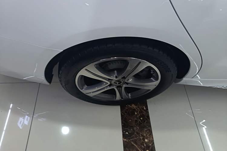 Used Mercedes-Benz C-Class 2022 Restyled C 200 L Sport Edition Right Rear Wheel Hub
