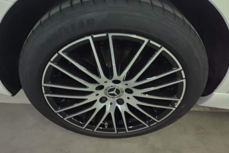 Used Mercedes-Benz C-Class 2022 Restyled C 260 L Sport Edition Right Rear Wheel Hub