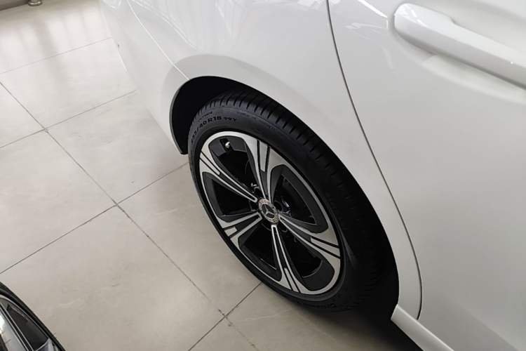 Used Mercedes-Benz C-Class 2022 C 260 L Obsidian Night Sport Edition Right Rear Wheel Hub