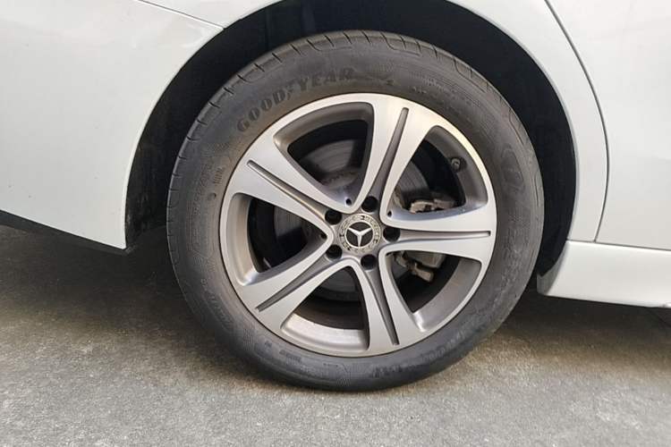 Used Mercedes-Benz C-Class 2022 C 200 L Sport Edition Right Rear Wheel Hub