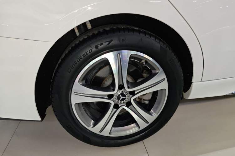 Used Mercedes-Benz C-Class 2022 Restyled C 200 L Sport Edition Right Rear Wheel Hub