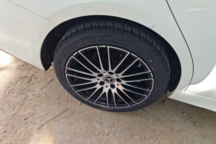 Used Mercedes-Benz C-Class 2022 Restyled C 260 L Sport Edition Right Rear Wheel Hub
