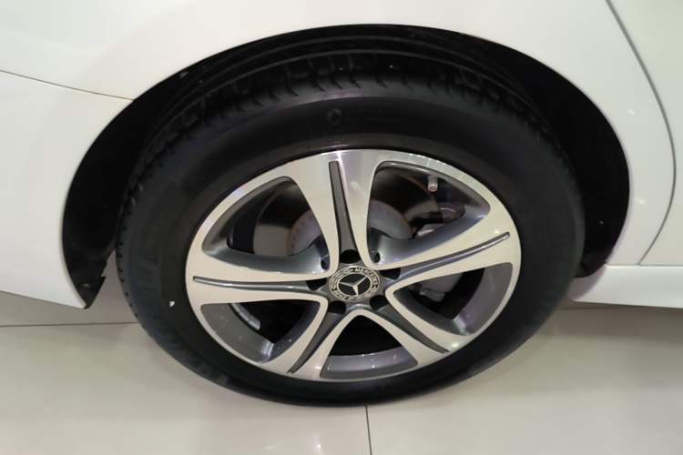 Used Mercedes-Benz C-Class 2022 Restyled C 200 L Sport Edition Right Rear Wheel Hub