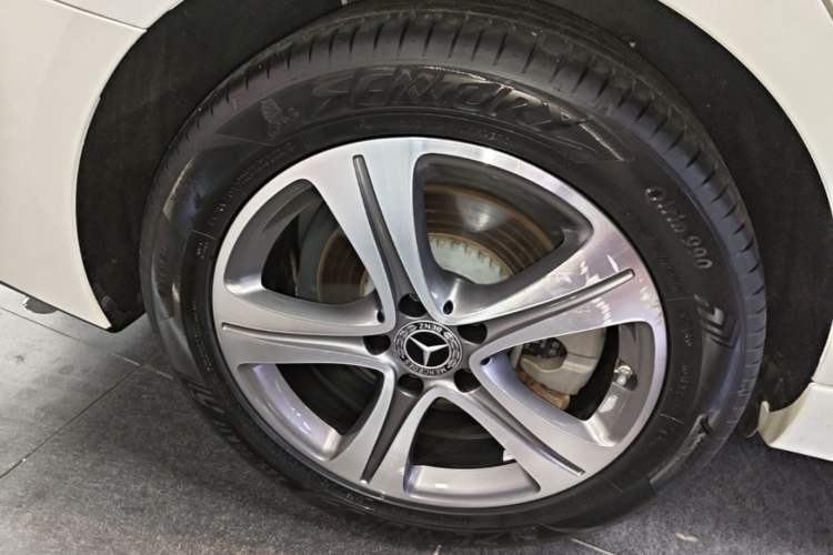 Used Mercedes-Benz C-Class 2022 Restyled C 200 L Sport Edition Right Rear Wheel Hub