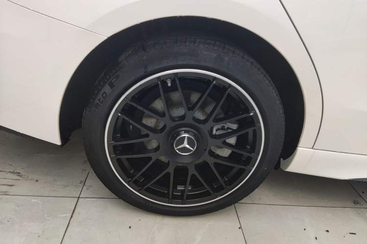 Used Mercedes-Benz C-Class 2022 C 200 L Sport Edition Right Rear Wheel Hub