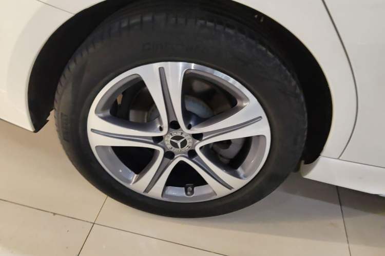 Used Mercedes-Benz C-Class 2022 Restyled C 200 L Sport Edition Right Rear Wheel Hub