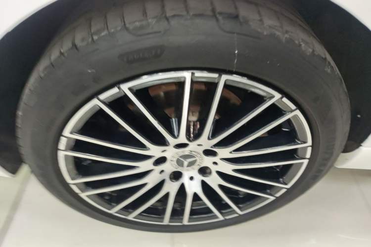 Used Mercedes-Benz C-Class 2022 Restyled C 260 L Sport Edition Right Rear Wheel Hub