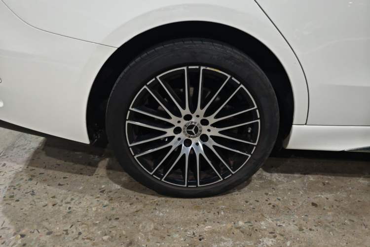 Used Mercedes-Benz C-Class 2022 Restyled C 260 L Sport Edition Right Rear Wheel Hub