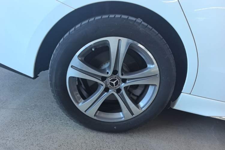 Used Mercedes-Benz C-Class 2022 Restyled C 200 L Sport Edition Right Rear Wheel Hub