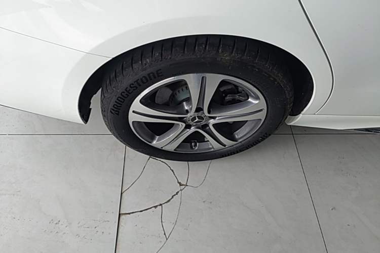 Used Mercedes-Benz C-Class 2022 Restyled C 200 L Sport Edition Right Rear Wheel Hub