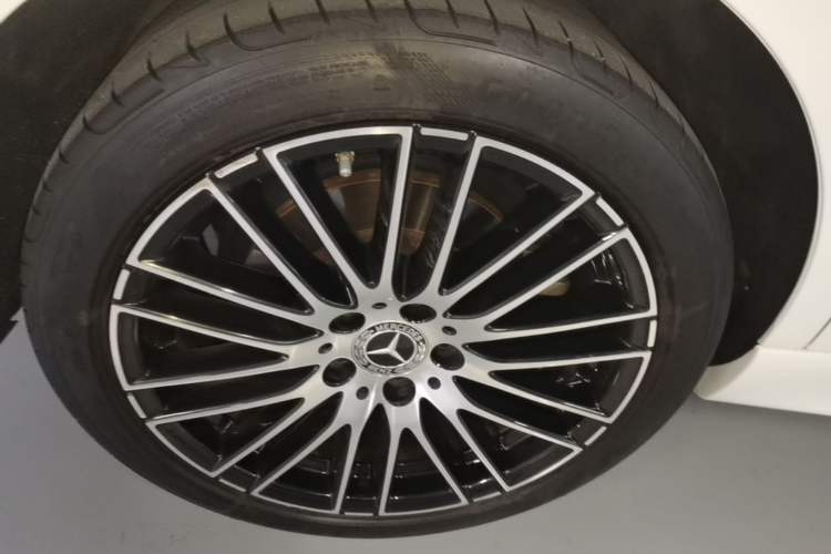 Used Mercedes-Benz C-Class 2022 Restyled C 260 L Sport Edition Right Rear Wheel Hub