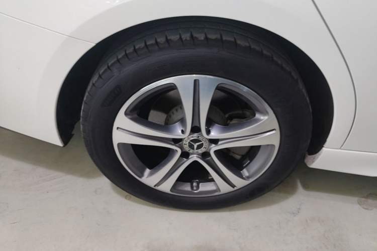 Used Mercedes-Benz C-Class 2022 C 200 L Sport Edition Right Rear Wheel Hub
