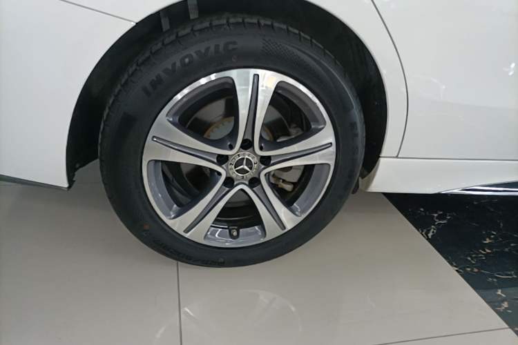 Used Mercedes-Benz C-Class 2022 Restyled C 200 L Sport Edition Right Rear Wheel Hub