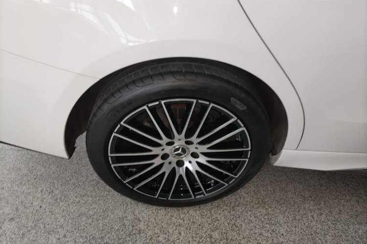 Used Mercedes-Benz C-Class 2022 C 260 L Sport Edition Right Rear Wheel Hub