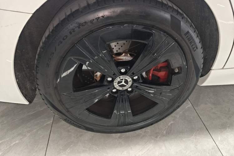 Used Mercedes-Benz C-Class 2022 Revised C 260 L Starry Night Sport Edition Right Rear Wheel Hub