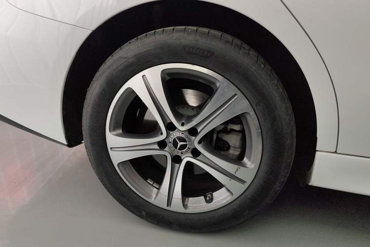 Used Mercedes-Benz C-Class 2022 Restyled C 200 L Sport Edition Right Rear Wheel Hub