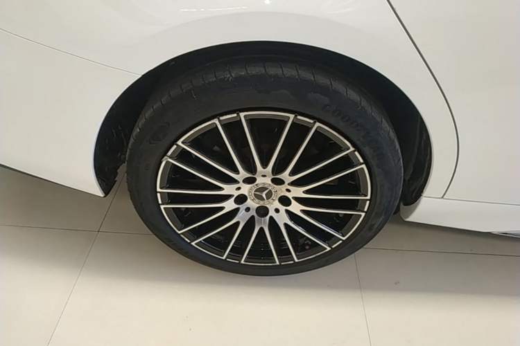 Used Mercedes-Benz C-Class 2022 Restyled C 260 L Sport Edition Right Rear Wheel Hub