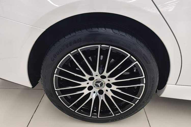 Used Mercedes-Benz C-Class 2022 C 260 L Sport Edition Right Rear Wheel Hub