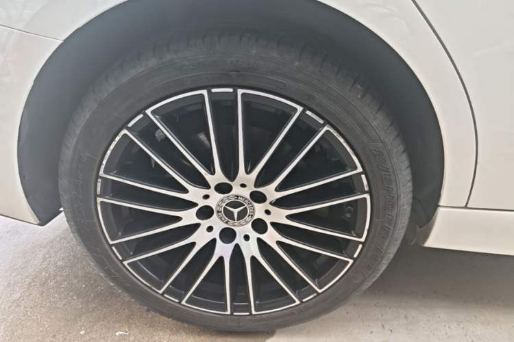 Used Mercedes-Benz C-Class 2022 Restyled C 260 L Sport Edition Right Rear Wheel Hub
