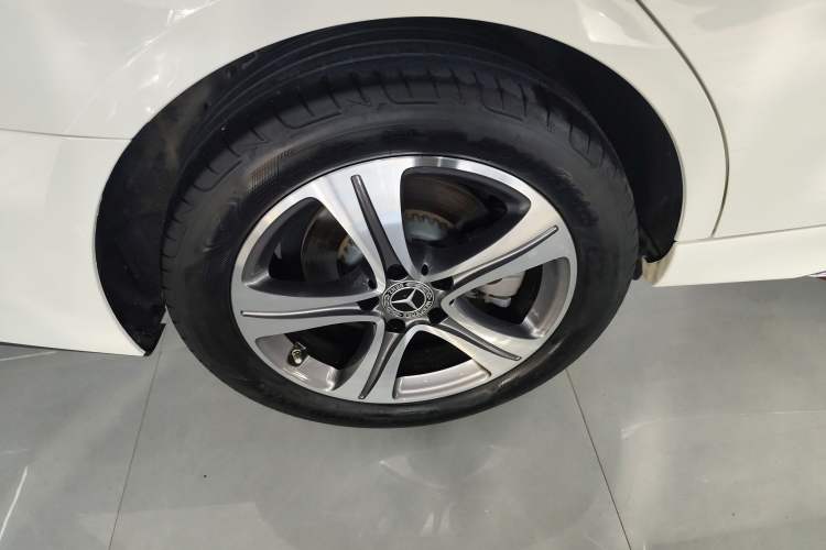 Used Mercedes-Benz C-Class 2022 Restyled C 200 L Sport Edition Right Rear Wheel Hub