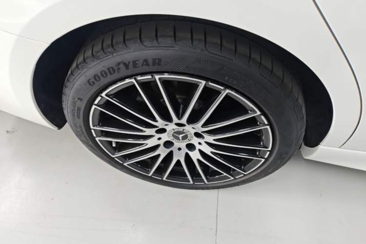 Used Mercedes-Benz C-Class 2022 Restyled C 260 L Sport Edition Right Rear Wheel Hub