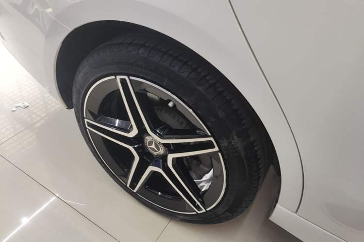Used Mercedes-Benz C-Class 2022 C 200 L Sport Edition Right Rear Wheel Hub
