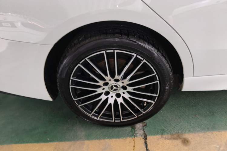 Used Mercedes-Benz C-Class 2022 C 260 L Sport Edition Right Rear Wheel Hub