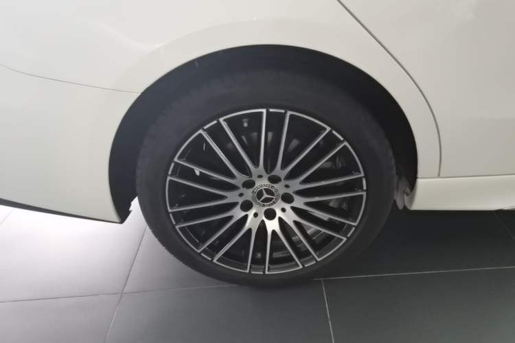 Used Mercedes-Benz C-Class 2022 C 260 L Sport Edition Right Rear Wheel Hub