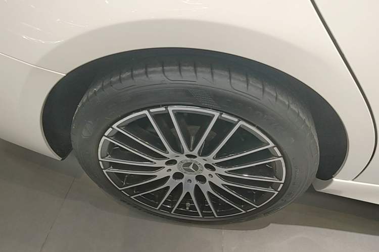 Used Mercedes-Benz C-Class 2022 C 260 L Sport Edition Right Rear Wheel Hub