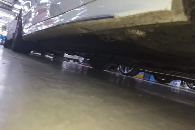 Used Mercedes-Benz C-Class 2022 Restyled C 260 L Sport Edition Right Side Sill