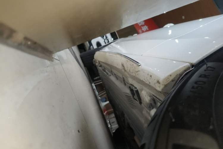 Used Mercedes-Benz C-Class 2022 Restyled C 200 L Sport Edition Right Side Sill