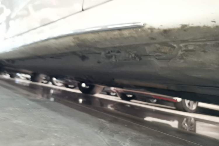 Used Mercedes-Benz C-Class 2022 Restyled C 200 L Sport Edition Right Side Sill