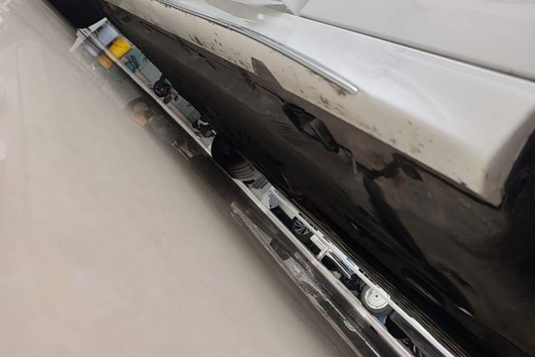 Used Mercedes-Benz C-Class 2022 Restyled C 260 L Sport Edition Right Side Sill
