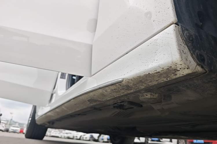 Used Mercedes-Benz C-Class 2022 C 260 L Sport Edition Right Side Sill