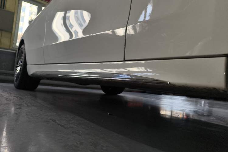 Used Mercedes-Benz C-Class 2022 Restyled C 260 L Sport Edition Right Side Sill