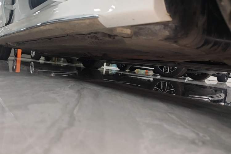 Used Mercedes-Benz C-Class 2022 C 260 L Sport Edition Right Side Sill