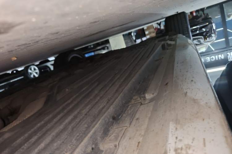Used Mercedes-Benz C-Class 2022 C 200 L Sport Edition Right Side Sill
