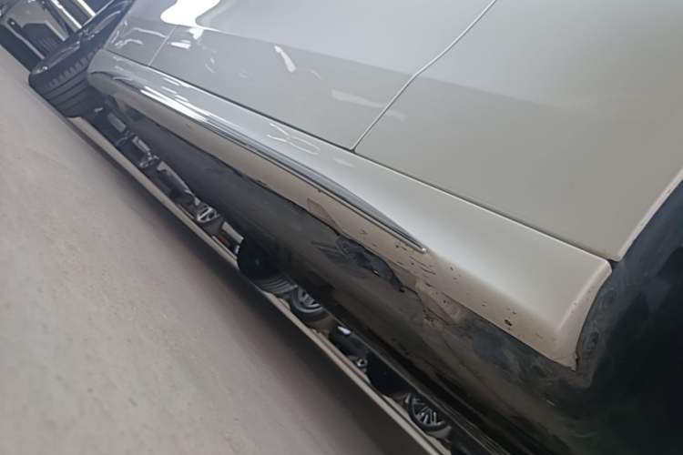 Used Mercedes-Benz C-Class 2022 Restyled C 200 L Sport Edition Right Side Sill