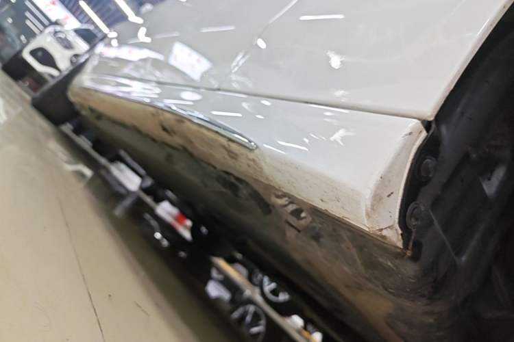 Used Mercedes-Benz C-Class 2022 C 200 L Sport Edition Right Side Sill