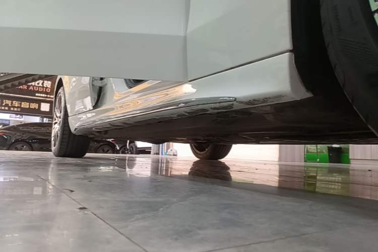 Used Mercedes-Benz C-Class 2022 Restyled C 260 L Sport Edition Right Side Sill