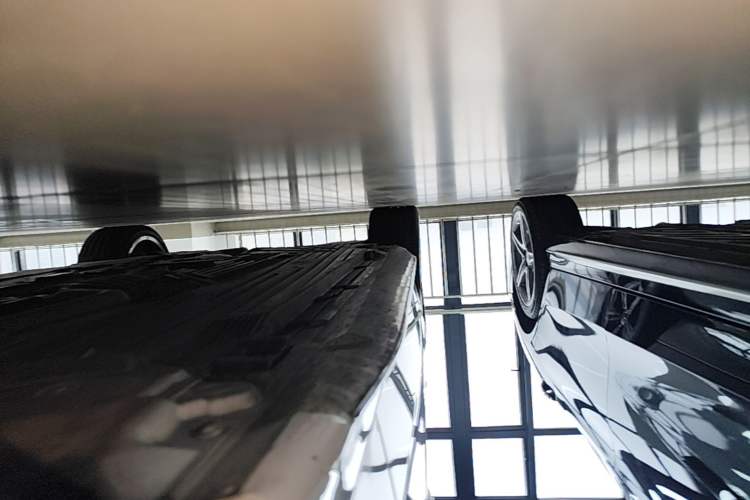 Used Mercedes-Benz C-Class 2022 C 260 L Obsidian Night Sport Edition Right Side Sill