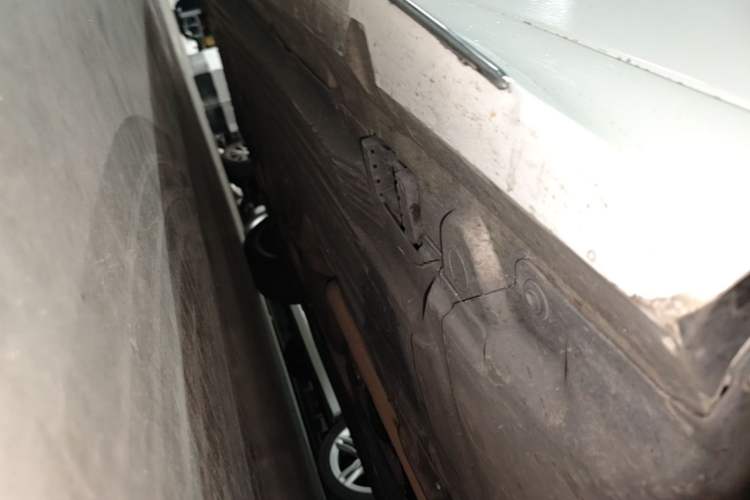 Used Mercedes-Benz C-Class 2022 Restyled C 260 L Sport Edition Right Side Sill