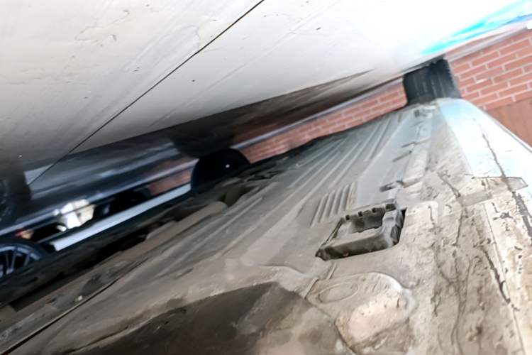Used Mercedes-Benz C-Class 2022 Restyled C 260 L Sport Edition Right Side Sill