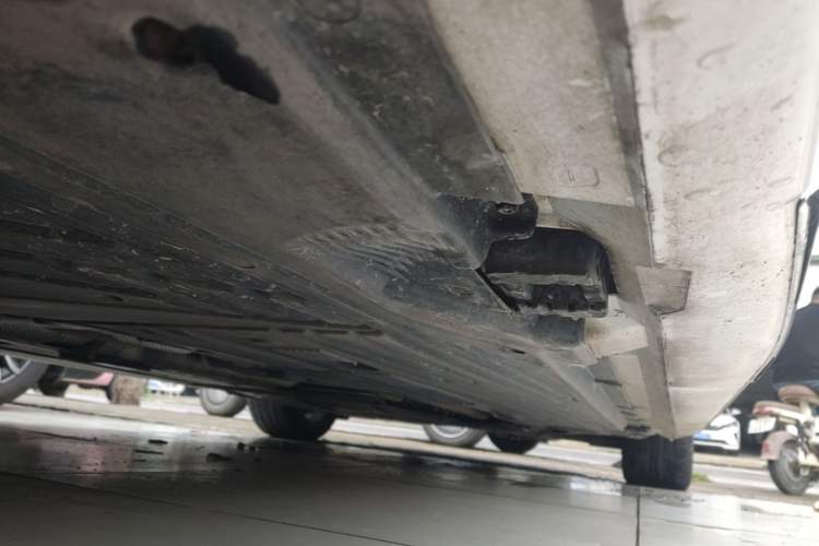 Used Mercedes-Benz C-Class 2022 C 200 L Sport Edition Right Side Sill