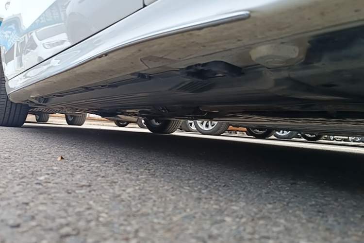 Used Mercedes-Benz C-Class 2022 C 200 L Sport Edition Right Side Sill